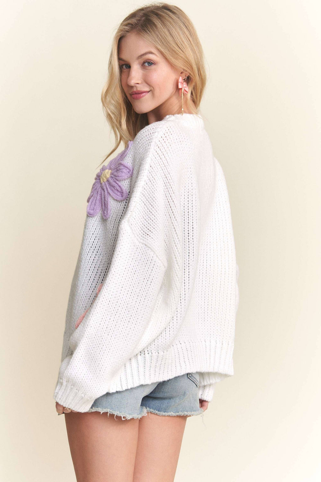 FLORAL APPLIQUE SWEATER TOP - CESW3734