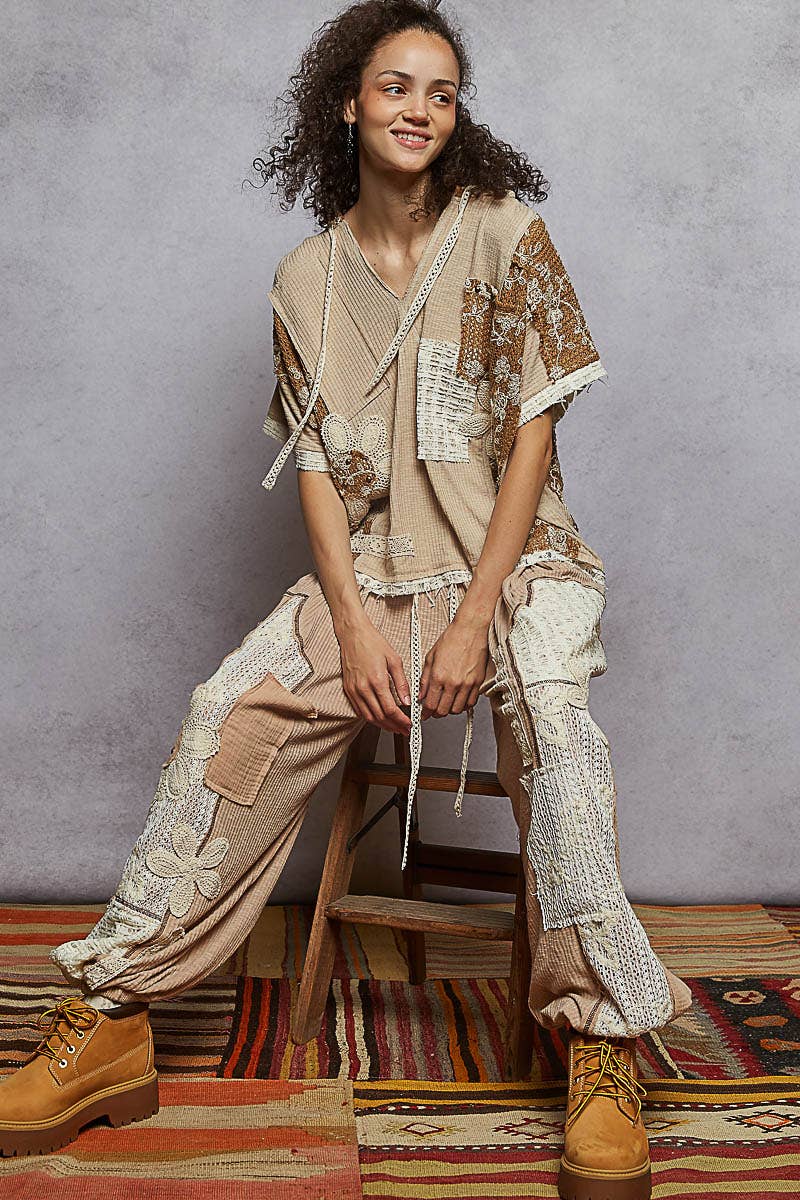 Solid pattern patch detail rib knit jogger pants